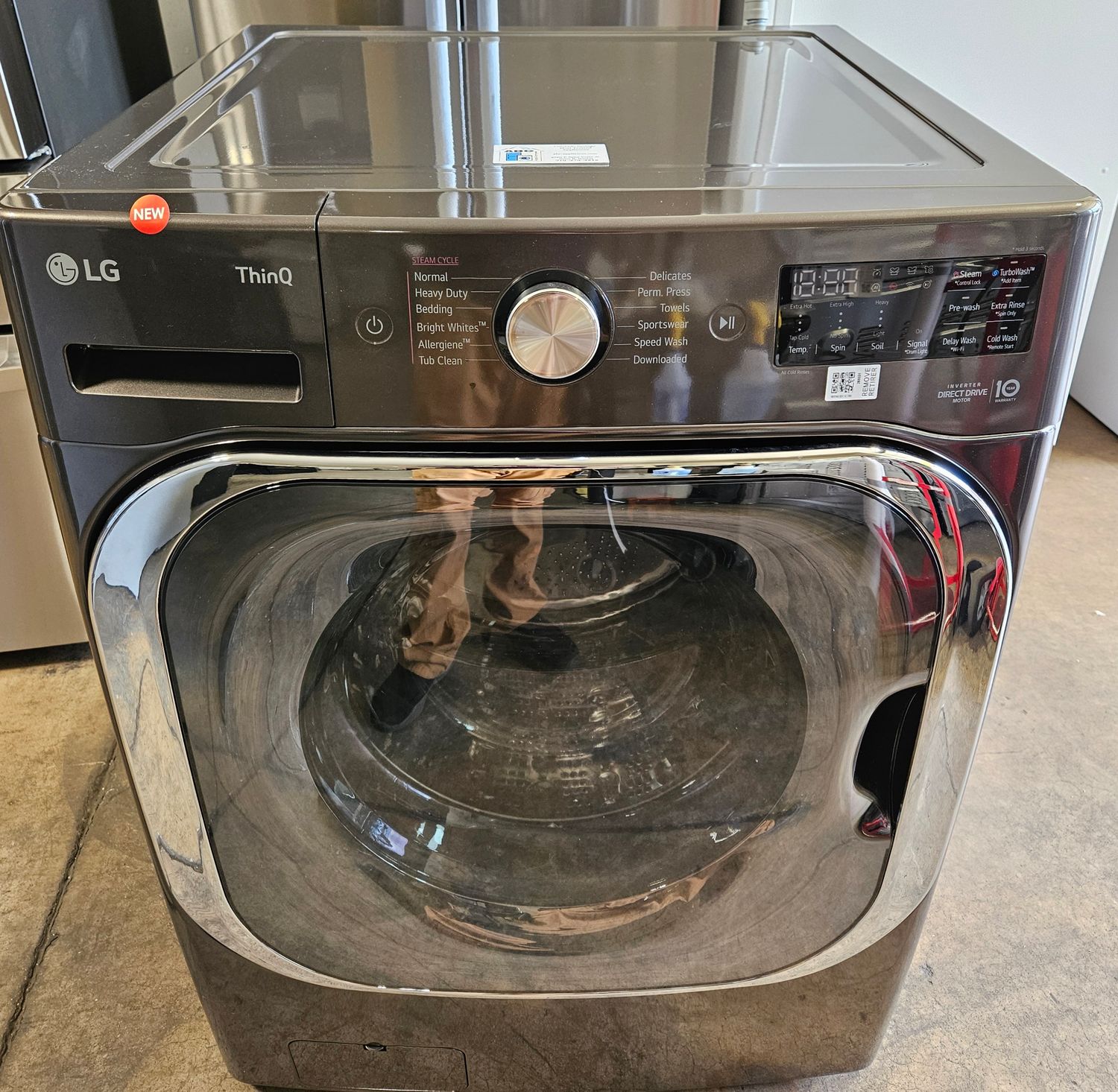 NEW! LG Front Load Washer (5.2cu.ft.)