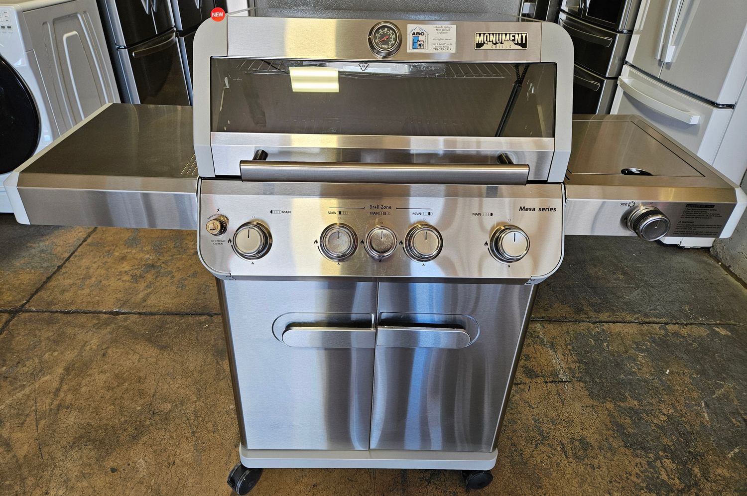 NEW! Monument Mesa 405BZ Propane Outdoor Grill