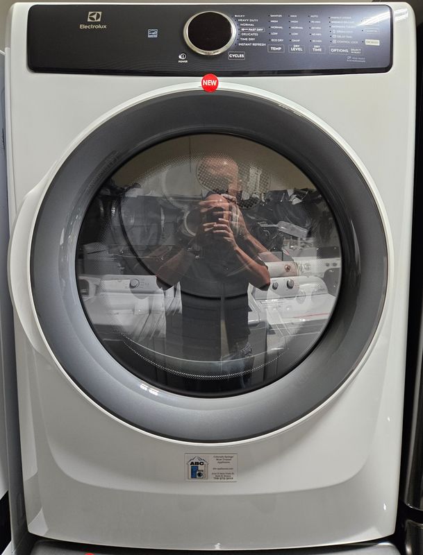 NEW! Electrolux 400 Series Electric Dryer (8.0cu.ft.)
