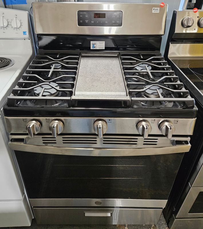 NEW! 30in GE 5-Burner Gas Range in Stainless Steel