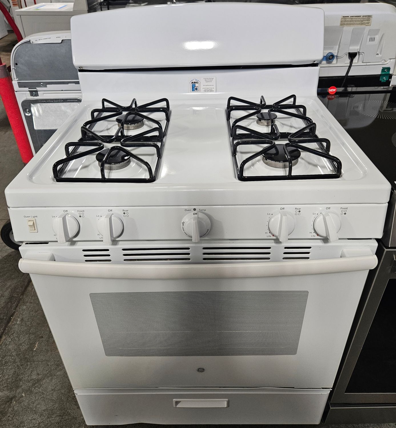 USED 30in GE 4-Burner Gas Range in White