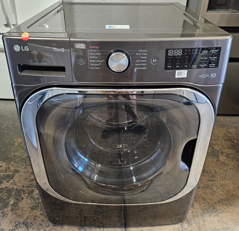 NEW! LG Front Load Washer (5.2cu.ft.)