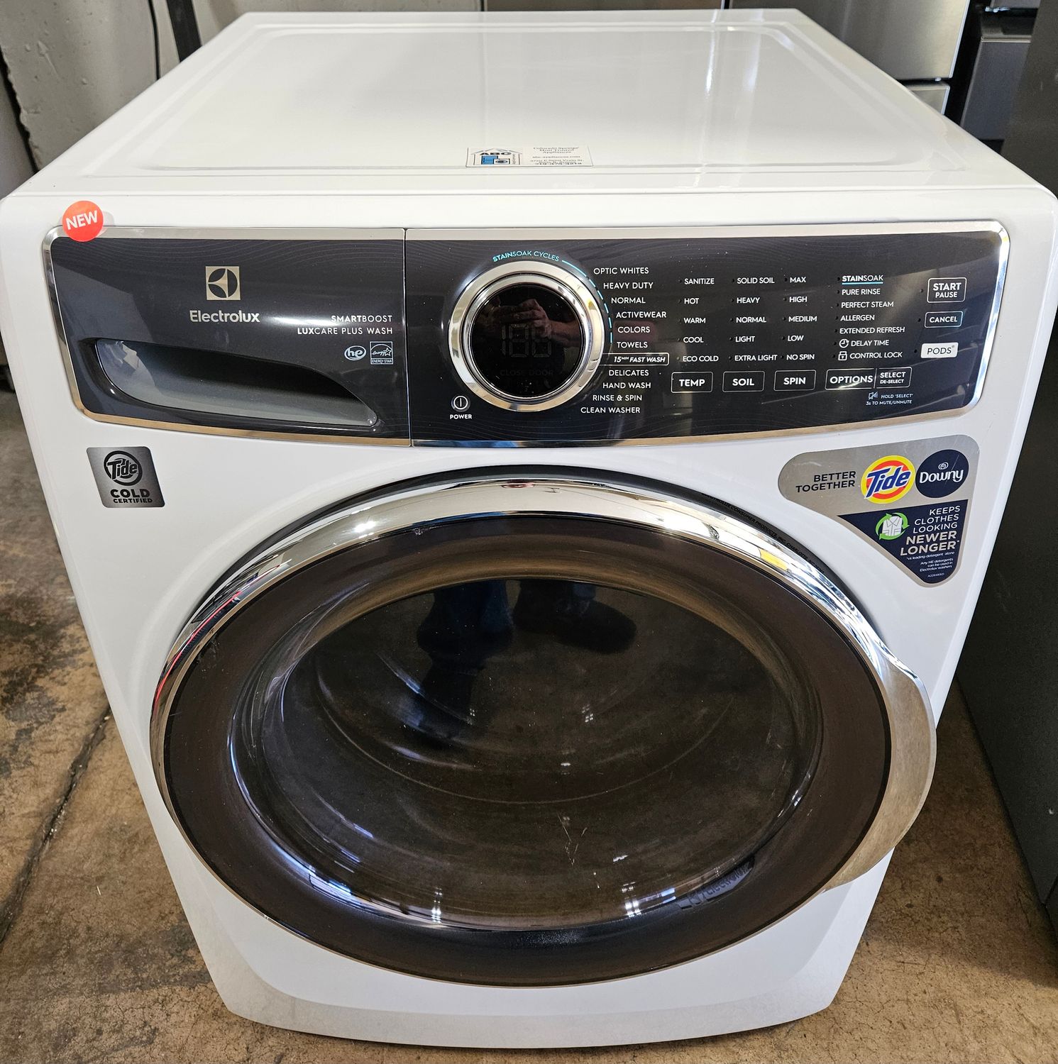 NEW! Electrolux Front Load Washer (4.5cu.ft.)