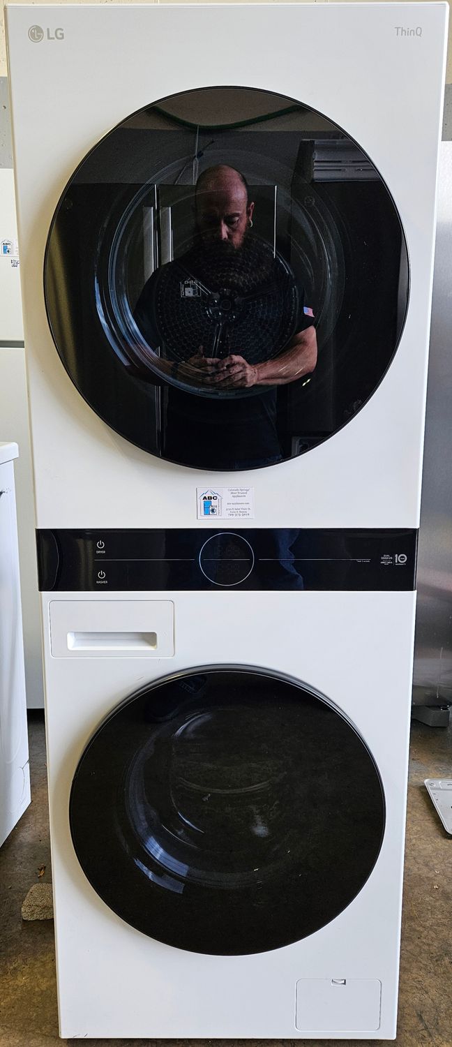 USED 24" LG WashTower with 2.4cu.ft. Washer and 4.2cu.ft. Electric Ventless Dryer