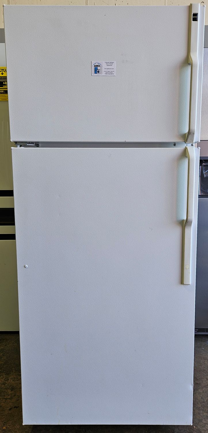USED 18.2cu.ft. Hotpoint Top Freezer Refrigerator in White