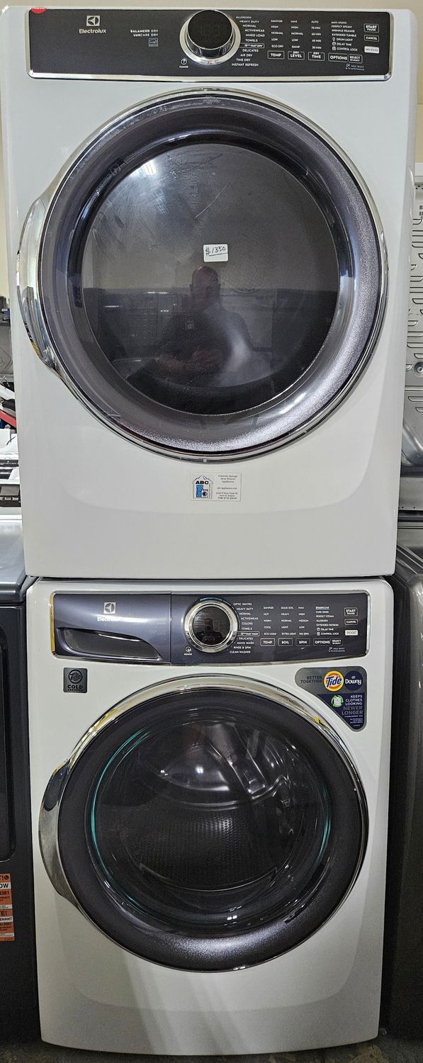 NEW! Electrolux Front Load Washer (4.5cu.ft.) &amp; Large Capacity Electric Dryer (8.0cu.ft.)
