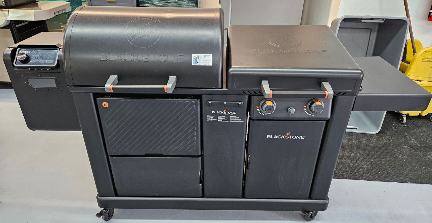 USED! Blackstone 22" XL Omnivore Griddle and Pellet Grill
