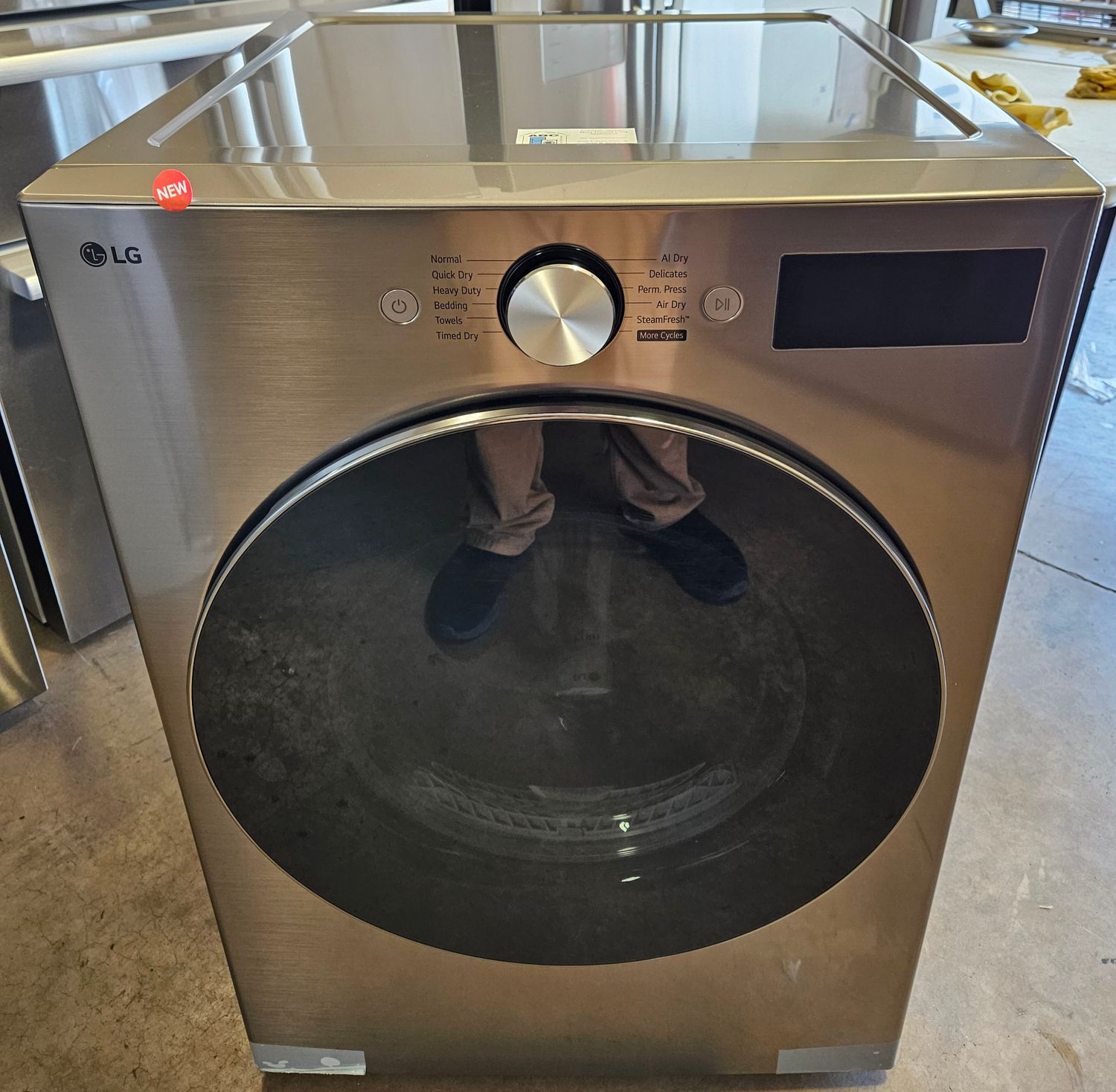 NEW! LG  Heavy Duty Large Capacity Electric Dryer (7.4cu.ft.)