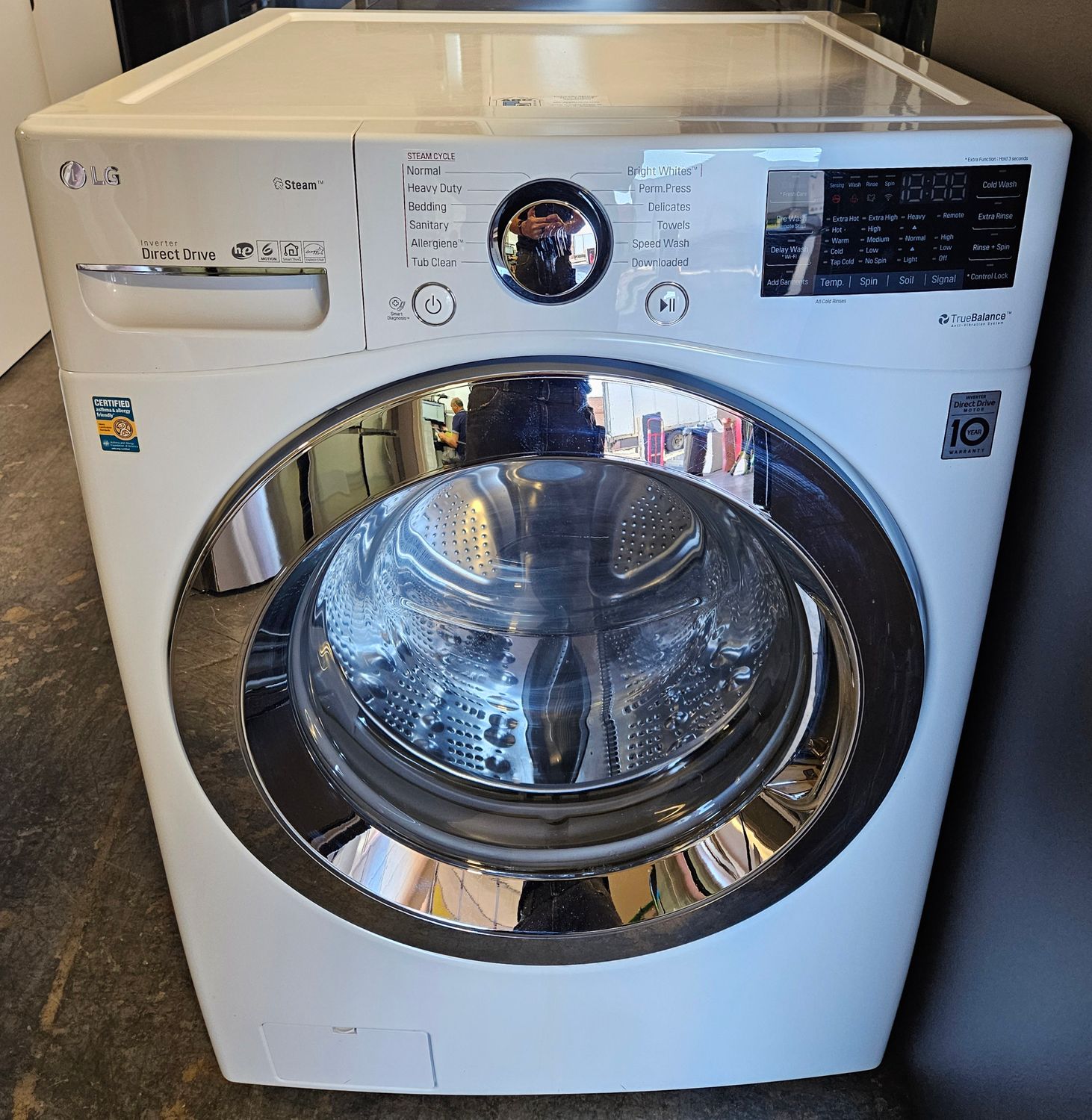USED LG Front Load Washer (4.5cu.ft.)