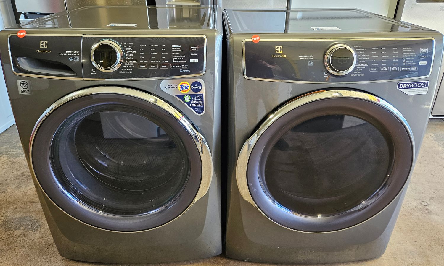 NEW! Electrolux Front Load Washer (4.5cu.ft.) &amp; Large Capacity Electric Dryer (8.0cu.ft.)