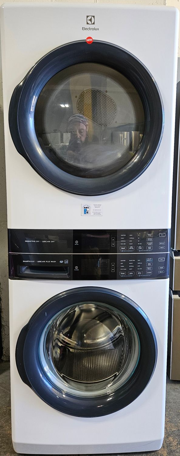 NEW! Electrolux 300 Series Laundry Tower (4.4cu.ft. Washer and 8.0cu.ft. Electric Dryer) in White