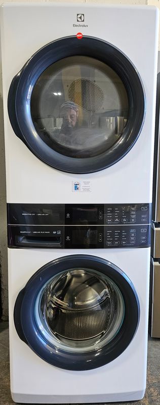 NEW! Electrolux 300 Series Laundry Tower (4.4cu.ft. Washer and 8.0cu.ft. Electric Dryer) in White