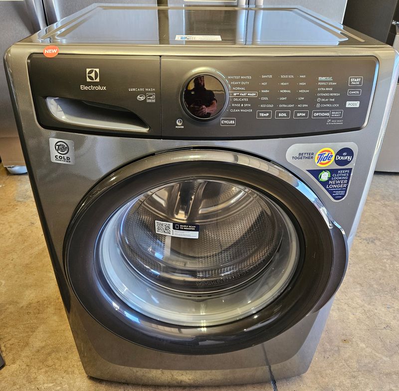 NEW! Electrolux 400-Series Front Load Washer (4.5cu.ft.) NEW! Electrolux 400-Series Front Load Washer (4.5cu.ft.)