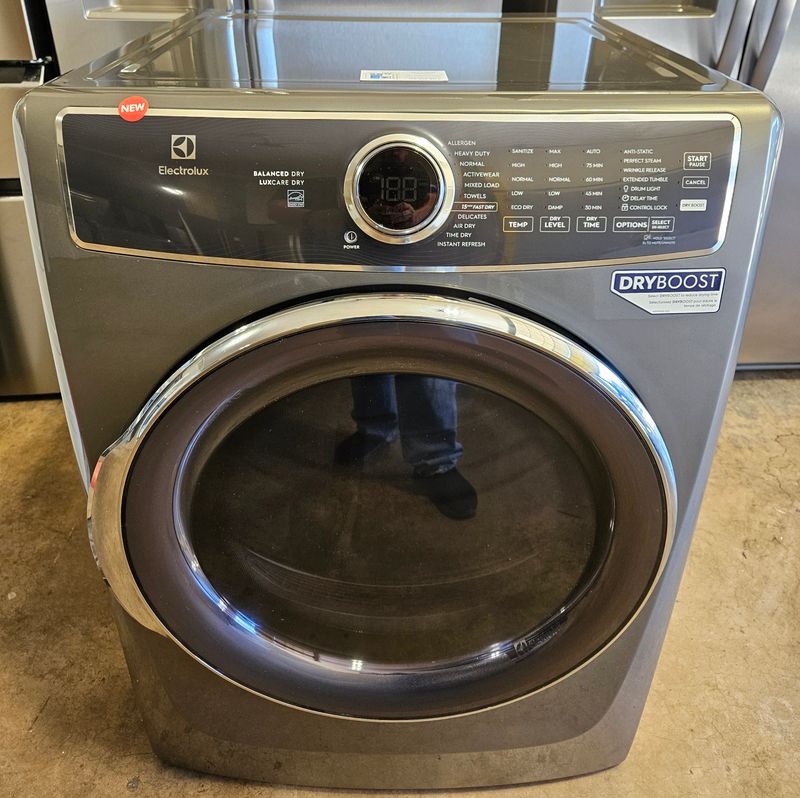 NEW! Electrolux 600 Series Electric Dryer (8.0cu.ft.) NEW! Electrolux 600 Series Electric Dryer (8.0cu.ft.)