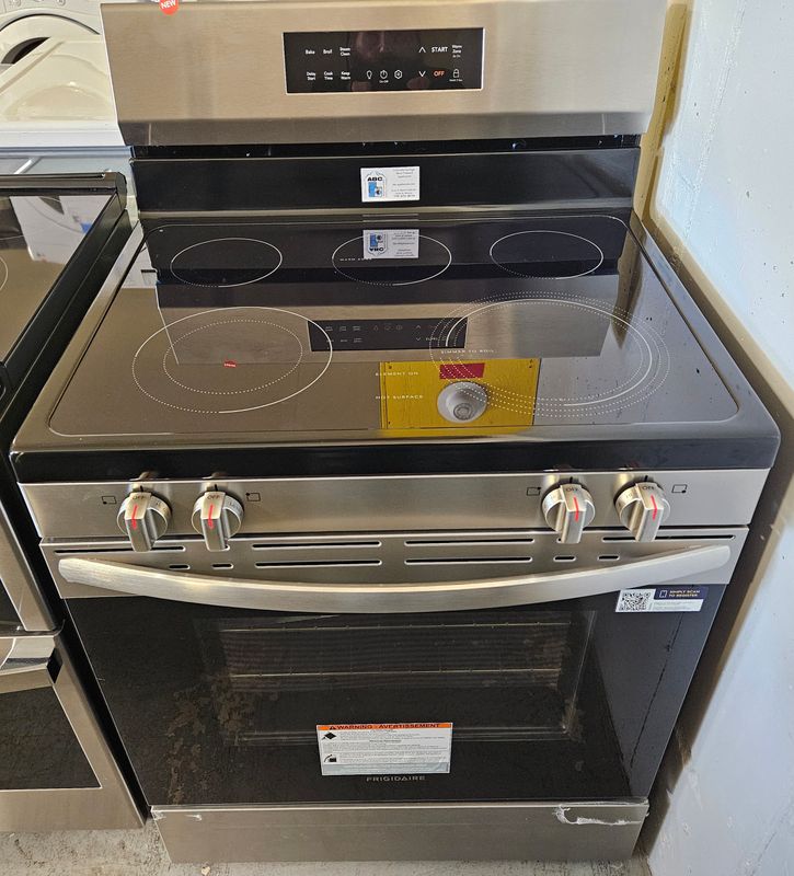 NEW! 30in Frigidaire 5-Burner Glass-Top Electric Range in Stainless Steel