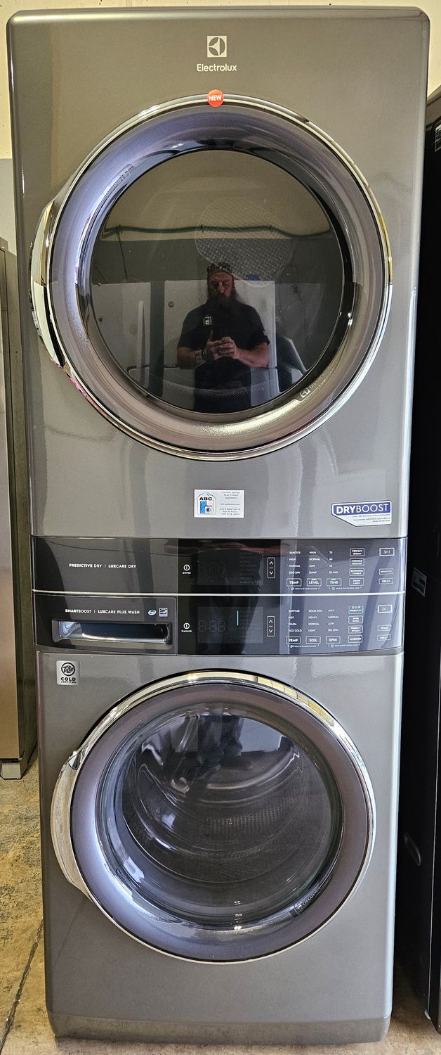 NEW! Electrolux 600 Series Laundry Tower (4.5cu.ft. Washer and 8.0cu.ft. Electric Dryer) in Titanium