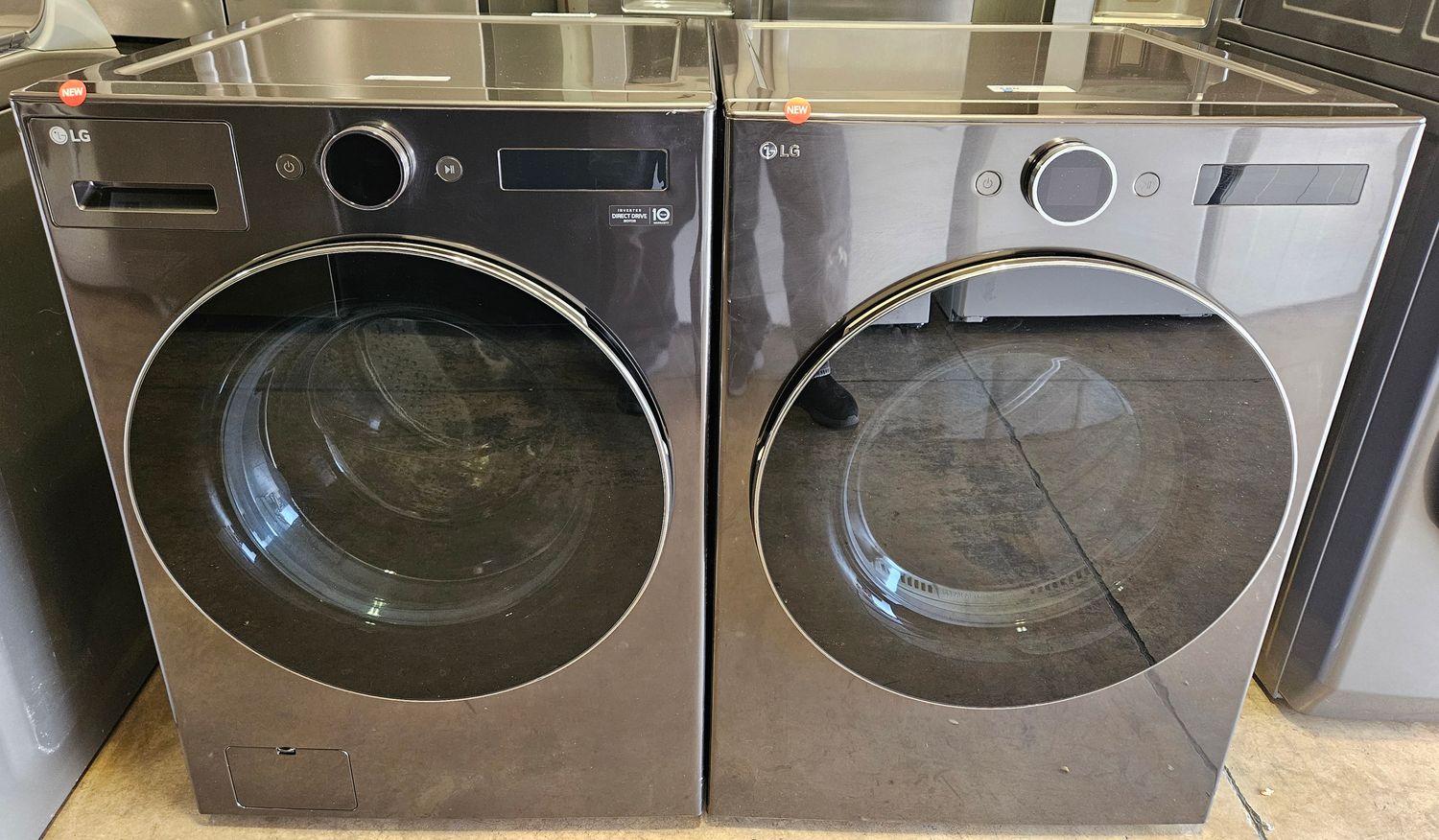 NEW! LG Front Load Washer (5.0cu.ft.) &amp; Large Capacity Electric Dryer (7.4cu.ft.)