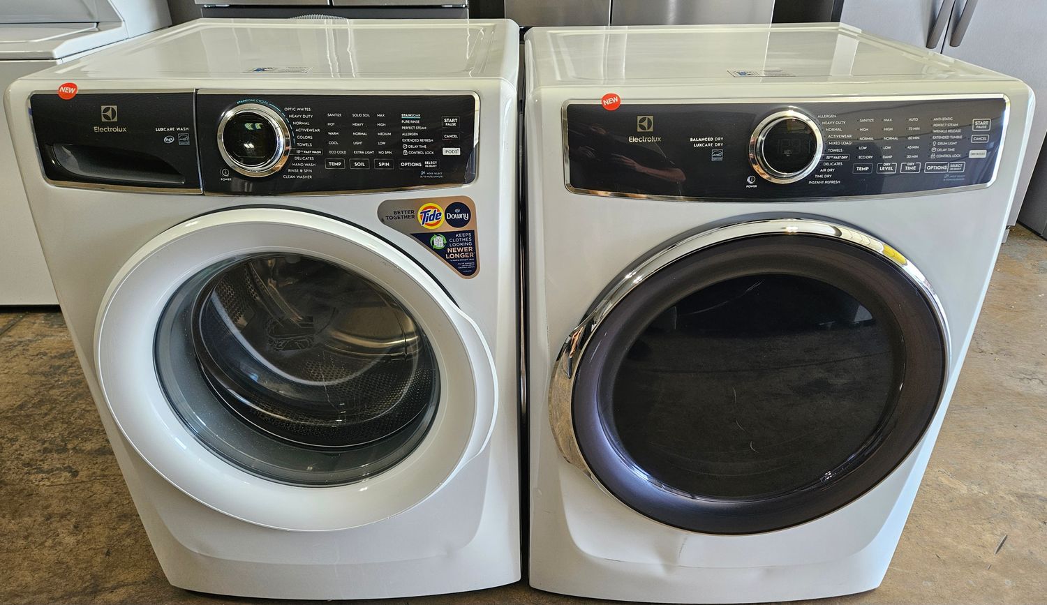 NEW! Electrolux Front Load Washer (4.4cu.ft.) &amp; Large Capacity Electric Dryer (8.0cu.ft.)