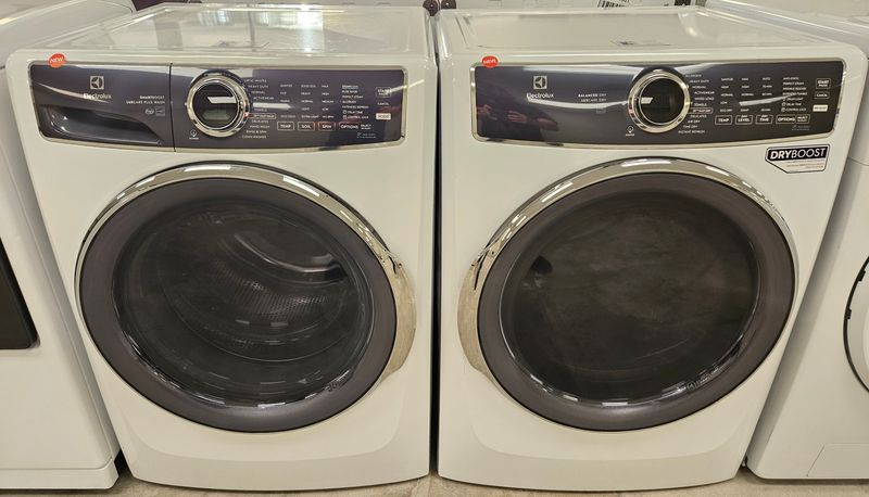 NEW! Electrolux Front Load Washer (4.5cu.ft.) &amp; Large Capacity Electric Dryer (8.0cu.ft.)