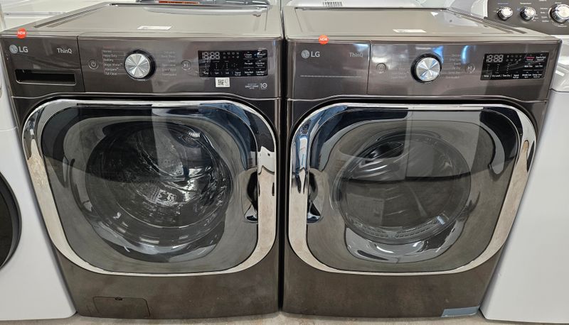 NEW! LG Front Load Washer (5.2cu.ft.) &amp; Large Capacity Electric Dryer (9.0cu.ft.)
