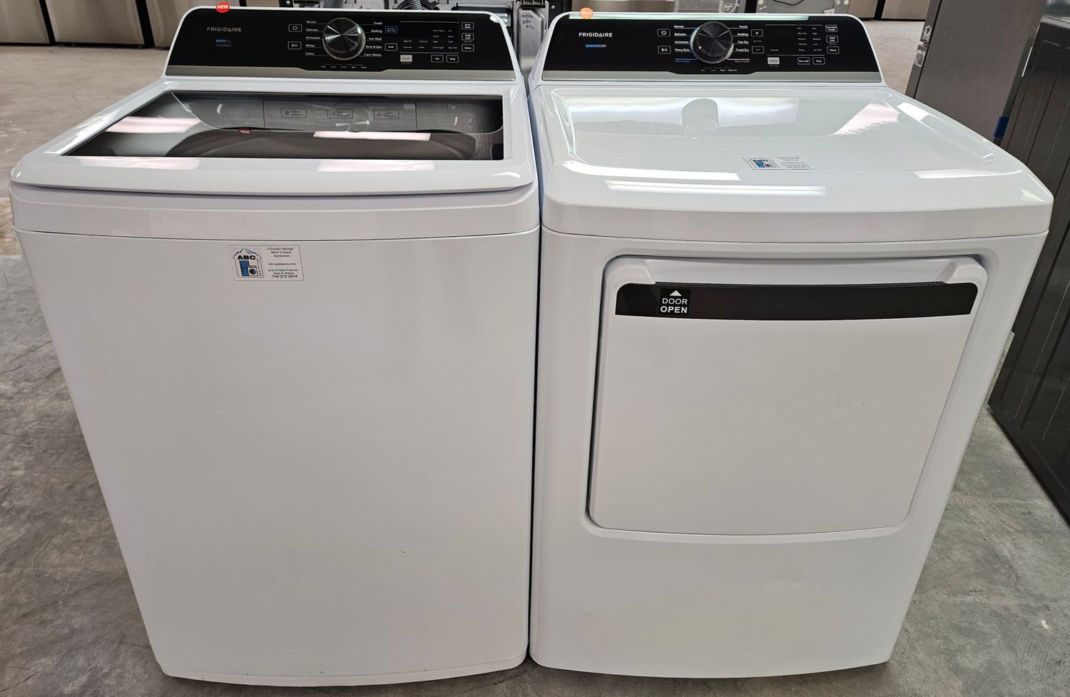 NEW! Frigidaire Top Load Washer (4.4cu.ft.) &amp; Large Capacity Electric Dryer (7.0cu.ft.)