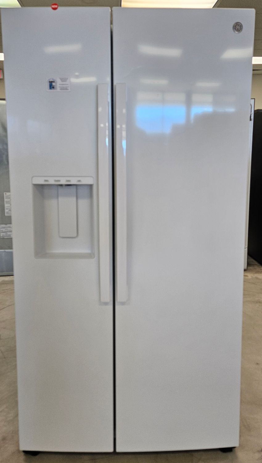 NEW! 28cu.ft. GE Side-by-Side Refrigerator in White