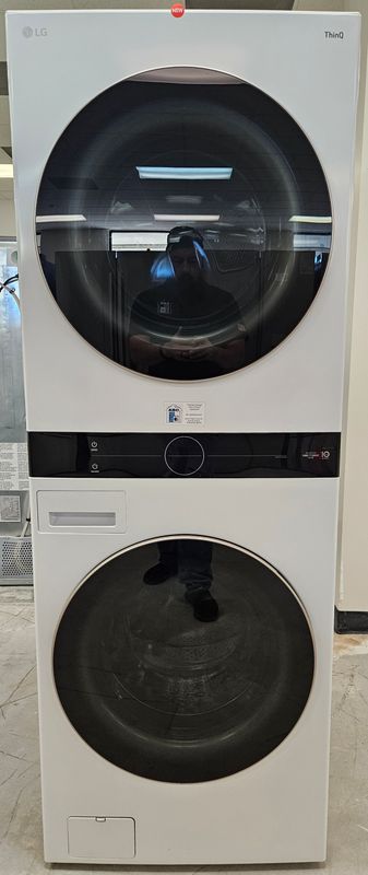 NEW! LG Single Unit Front Load WashTower w/Center Control - 4.5cu.ft Washer and 7.4cu.ft Gas Dryer