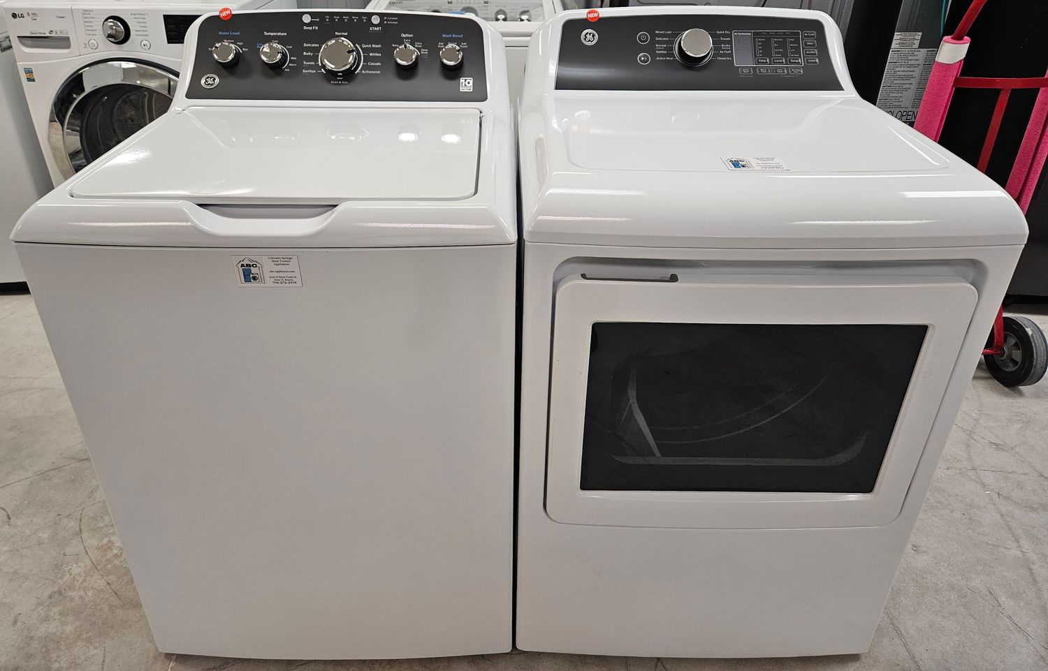 NEW! GE Top Load Washer (4.5cu.ft.) &amp; Large Capacity Electric Dryer (7.4cu.ft.)