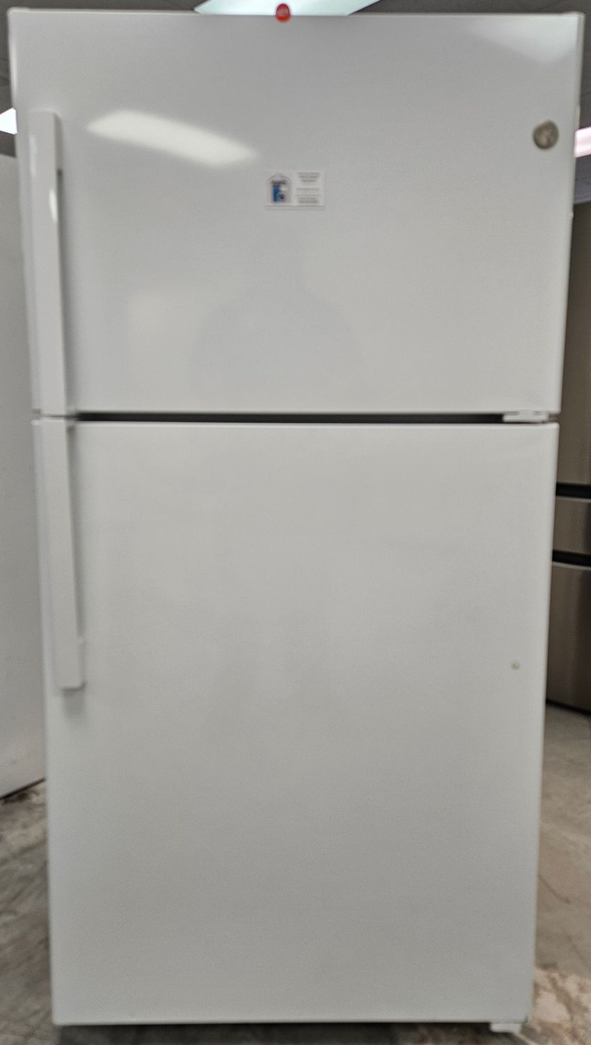 NEW! 21.9cu.ft. GE Garage-Ready Top Freezer Refrigerator in White