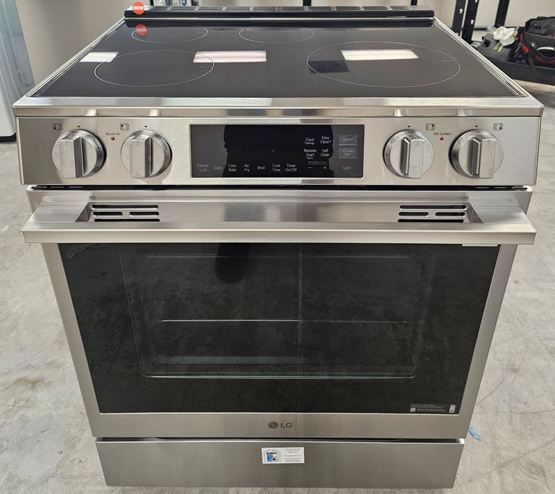 NEW! 30in LG 5-Burner Glass-Top Induction Range in Stainless Steel