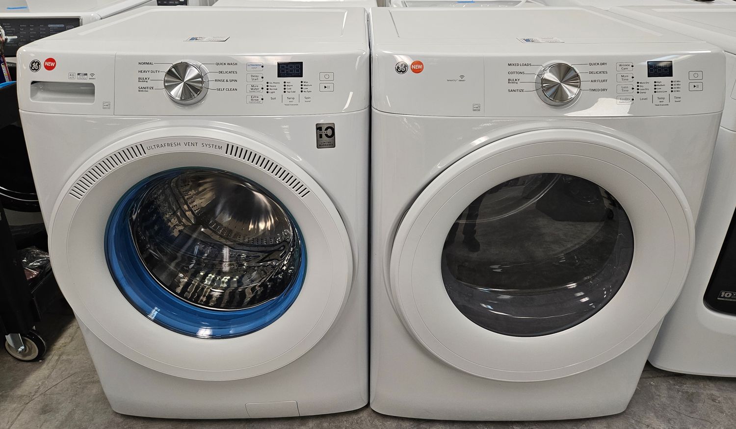 NEW! GE Front Load Washer (4.6cu.ft.) &amp; Large Capacity Electric Dryer (7.8cu.ft.)