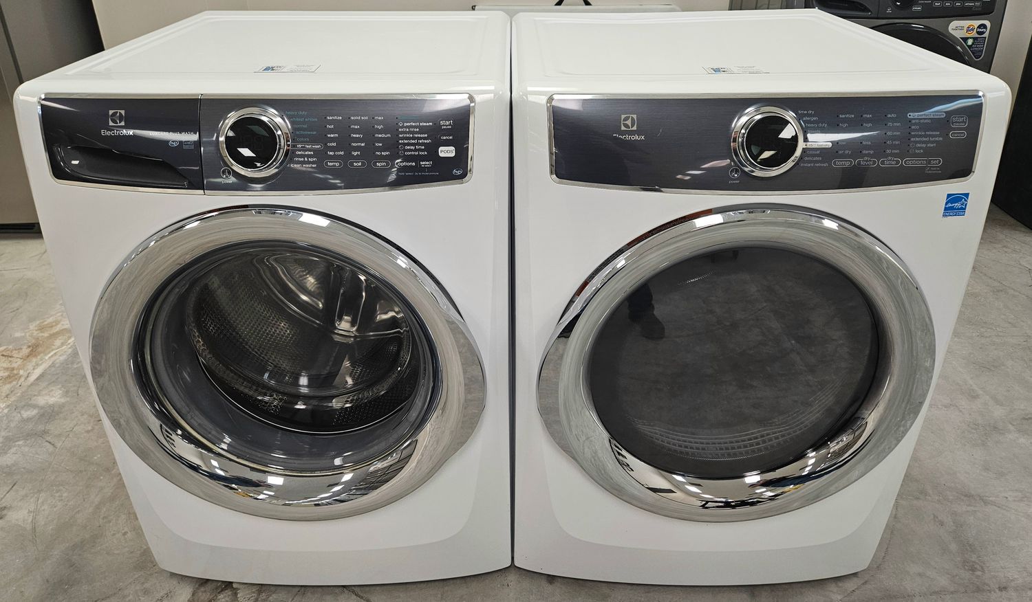 USED Electrolux Front Load Washer (4.4cu.ft.) &amp; Large Capacity Electric Dryer (8.0cu.ft.)