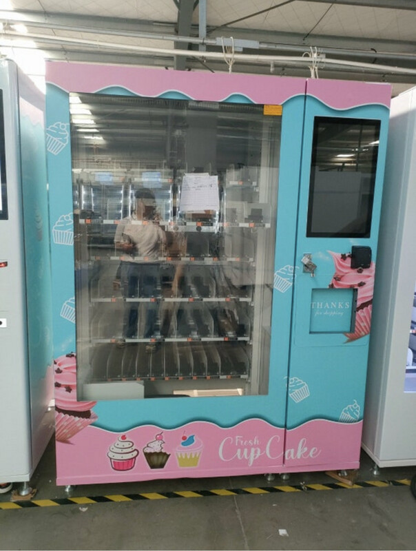 Cupcake Vending Machine with a elevator system (Customizable )