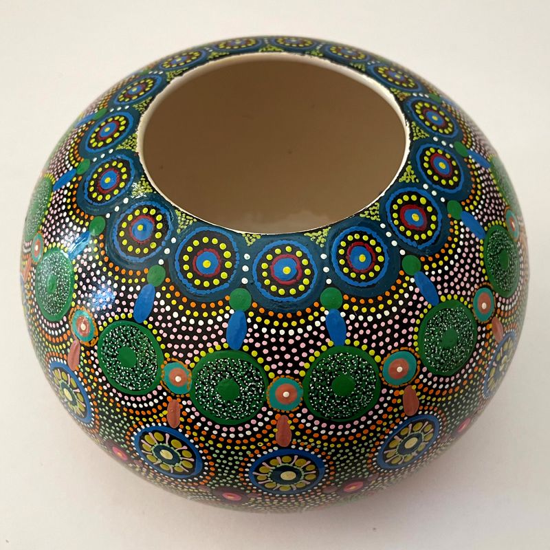 Handpainted vase by Josette Young, Keringke, 19cm diameter