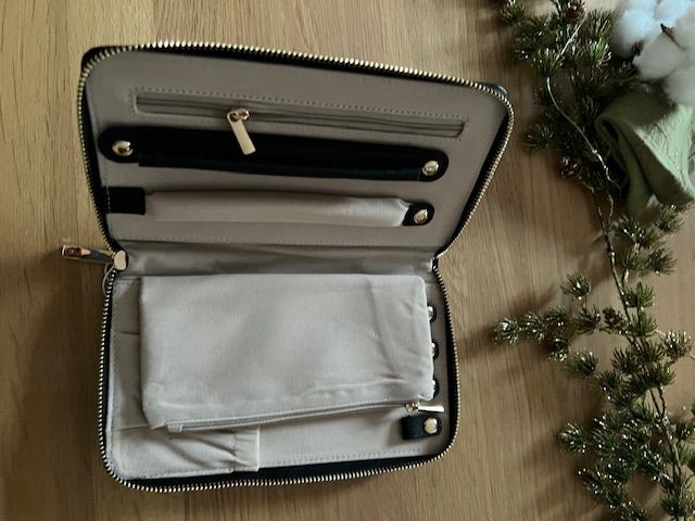 Etui à bijoux couleur noir