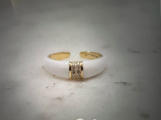 anneau laque blanc