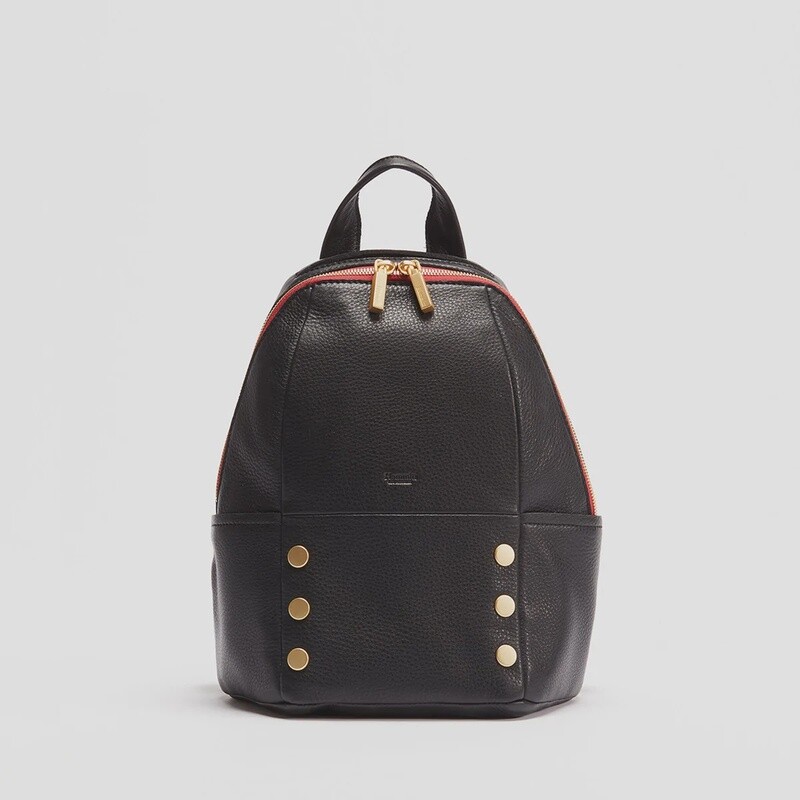 Hunter Backpack Med - Black/Brushed Gold Red Zip