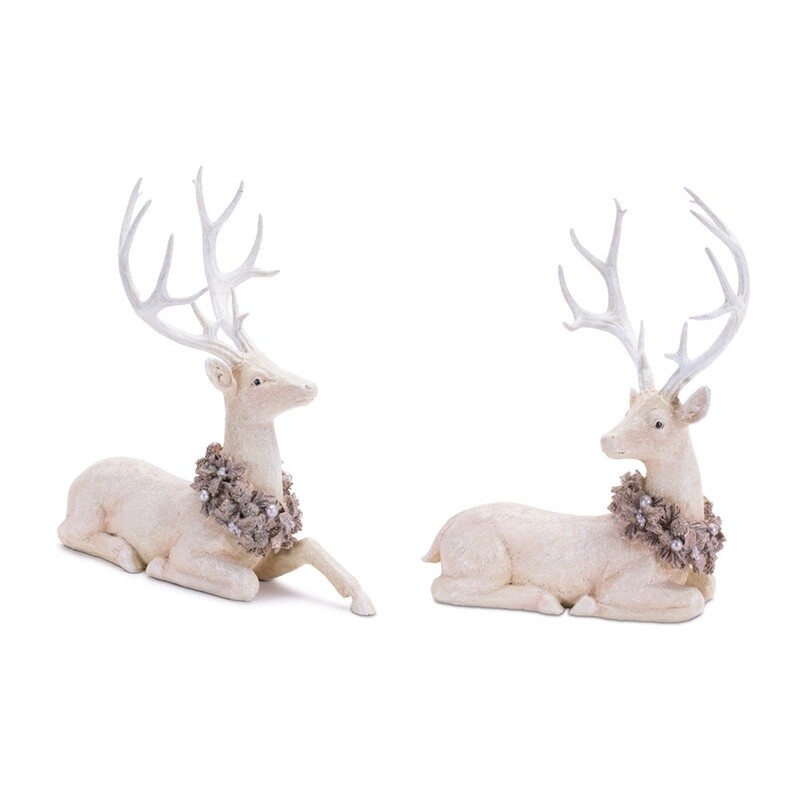 Sitting Deer w/ Pearl Wreath