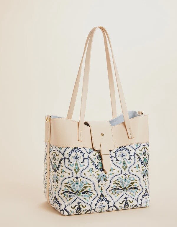 Olivia Tote Hamilton Rug Print