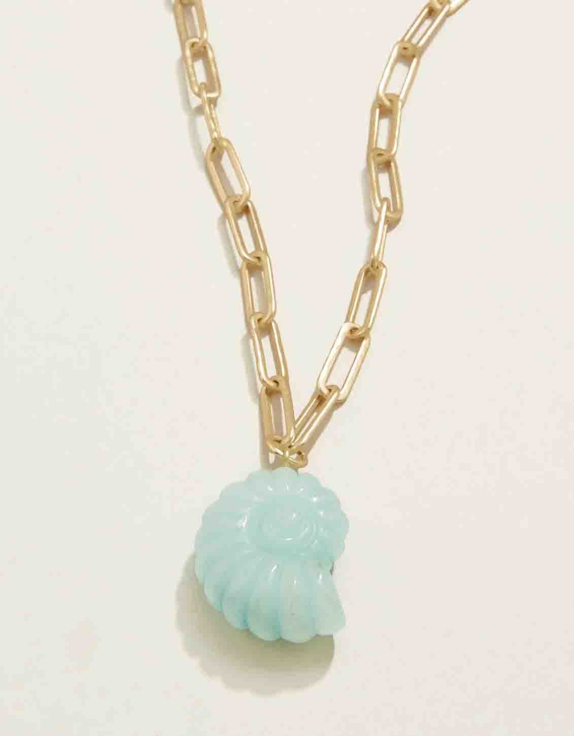 Carved Moon Shell Necklace 18&quot; Jade