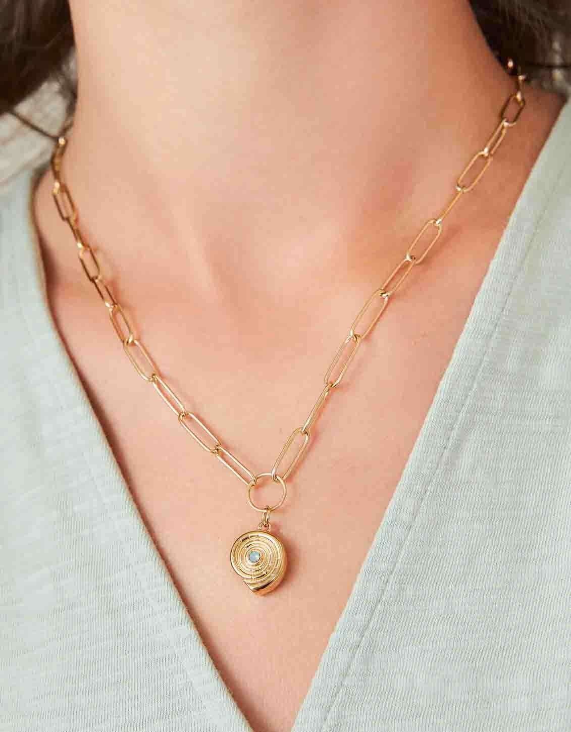 SP Moon Shell Necklace 20&quot; Moon Shell