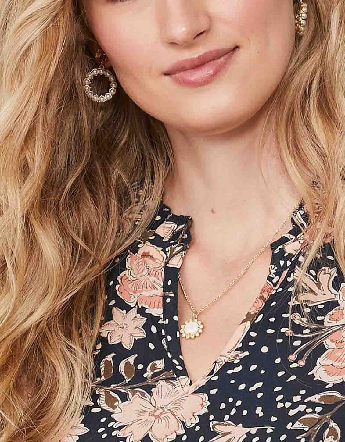 Opaline Halo Necklace 18&quot; White