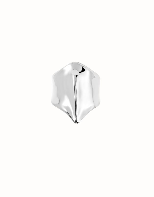 Ser Majestuosa Shape of Manta Ray Ring