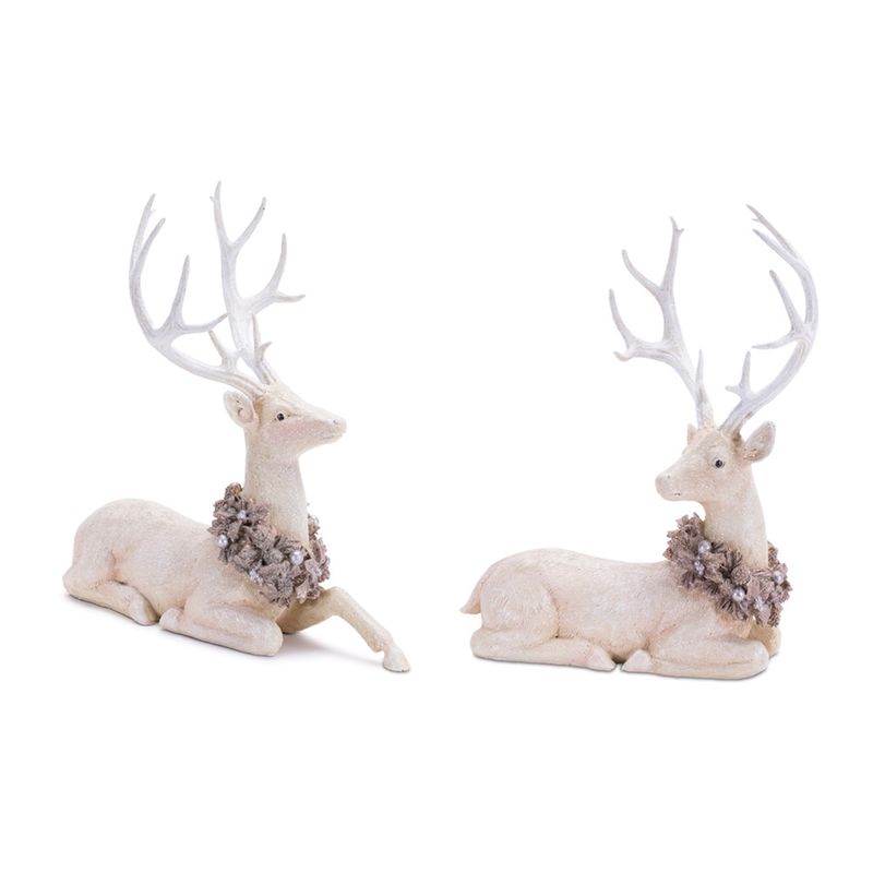 Sitting Deer w/ Pearl Wreath