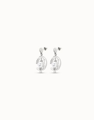 Silver-plated hoop earrings with pearl accent from Uno de 50 Inorbit collection, worn in a lifestyle setting