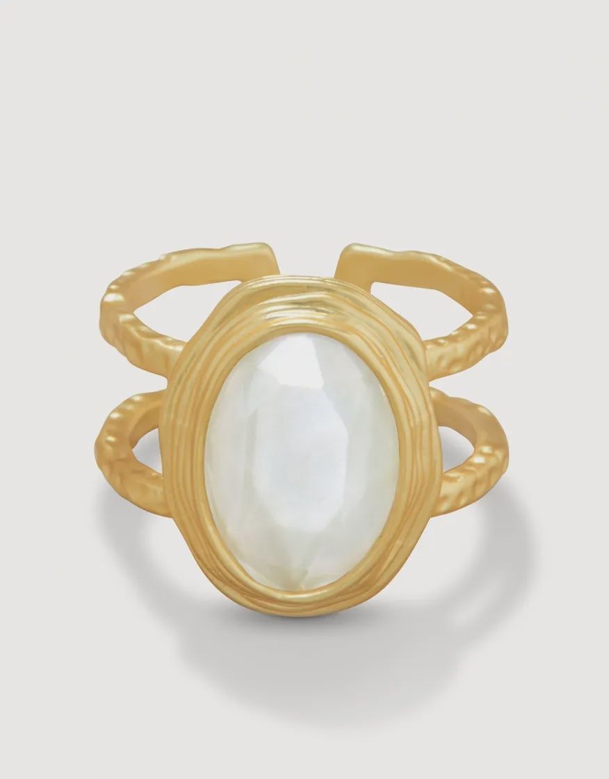 Sand Bar Treasure Ring S/M 6/7 Mother-of-Pearl