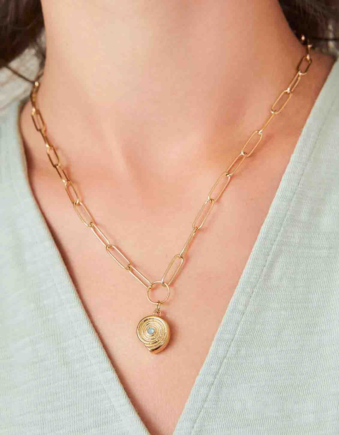 SP Moon Shell Necklace 20&quot; Moon Shell
