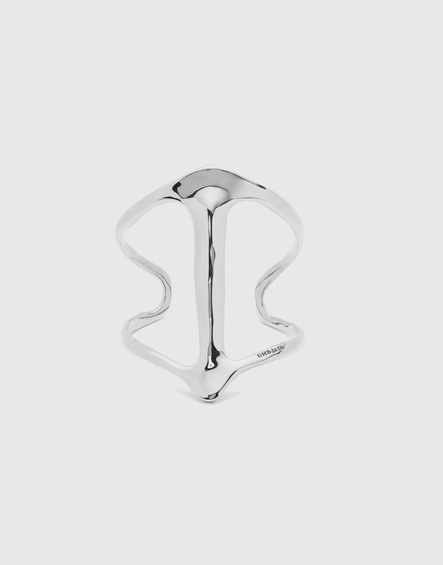 Ser Majestuosa Cuff Bracelet with Manta Ray Structure