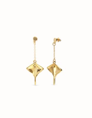 Uno de 50 Ser Majestuosa manta ray drop dangle earrings with detailed metalwork on white background