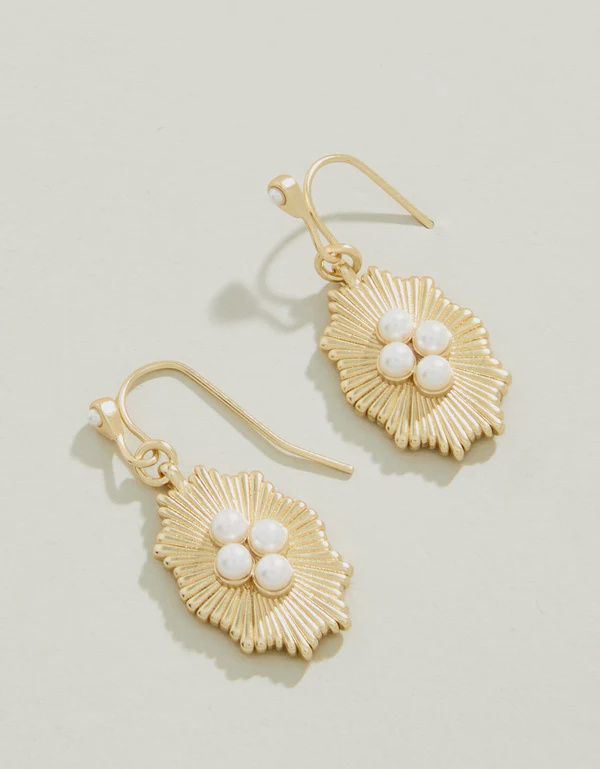 Shine Medallion Earrings Pearl